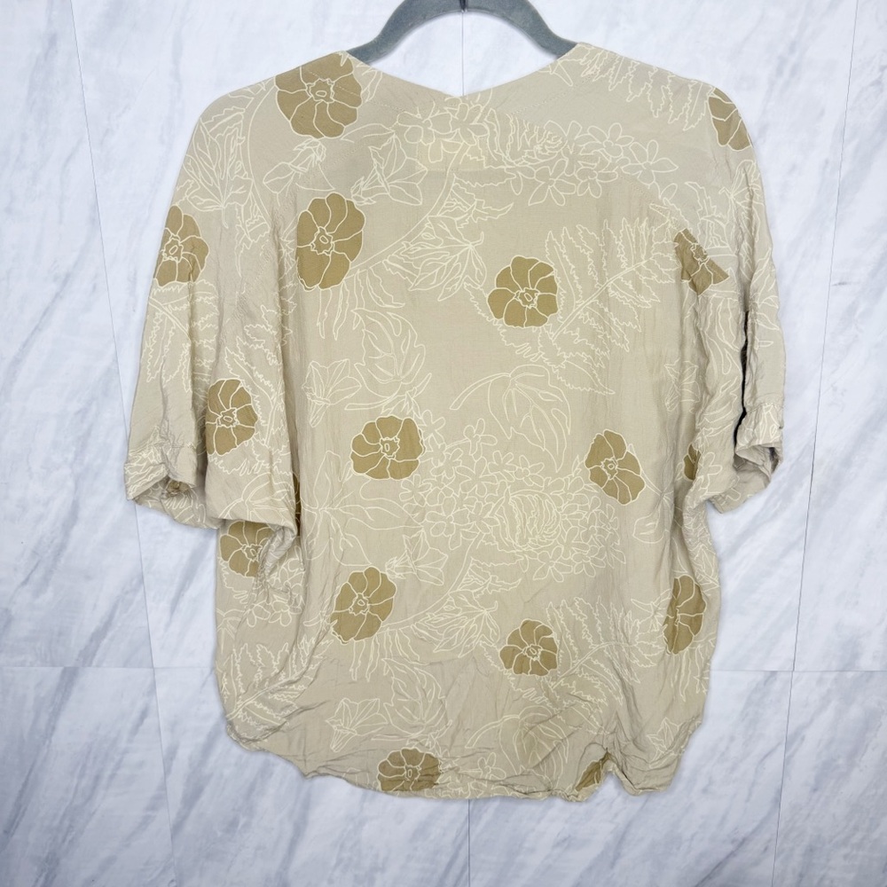 Waiwaolani Beige Floral Button-Up Blouse S/M - Picture 4 of 5